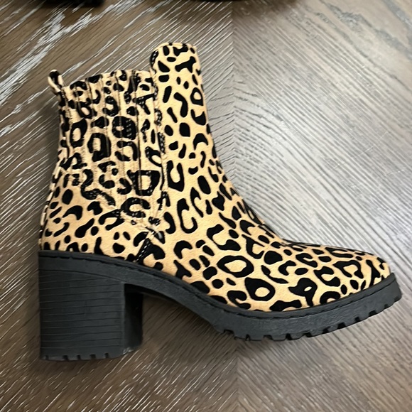 Quipid leopard animal print chunky moto boots - Picture 6 of 17